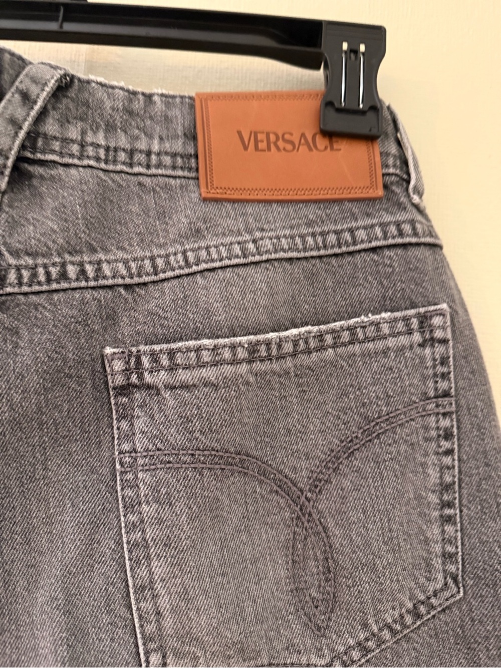 Versace Women's Stonewashed Jeans Size 29 - Picture 5 of 10